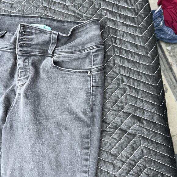 Wax Jean Butt, I Love You Black Denim Short Size: S 7/28 - Picture 5 of 10